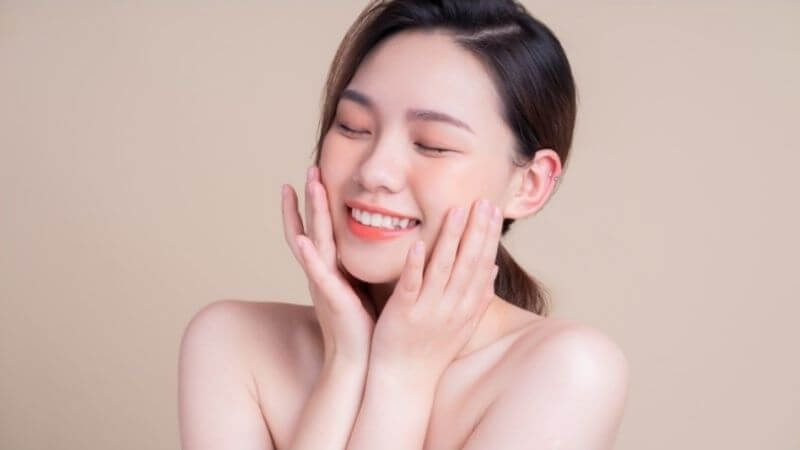 Chà là chứa phytohormones - một loại hormone thực vật có khả năng chống lão hóa và thúc đẩy sự phát triển của làn da