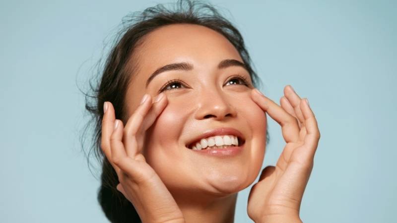 Nước chanh ấm có thể giúp cải thiện làn da