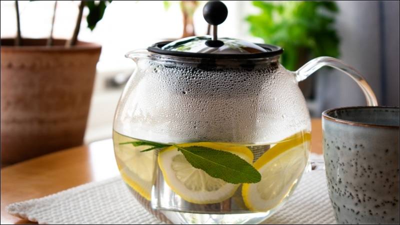 Bạn có thể thưởng thức nước chanh ấm vào bất kỳ lúc nào