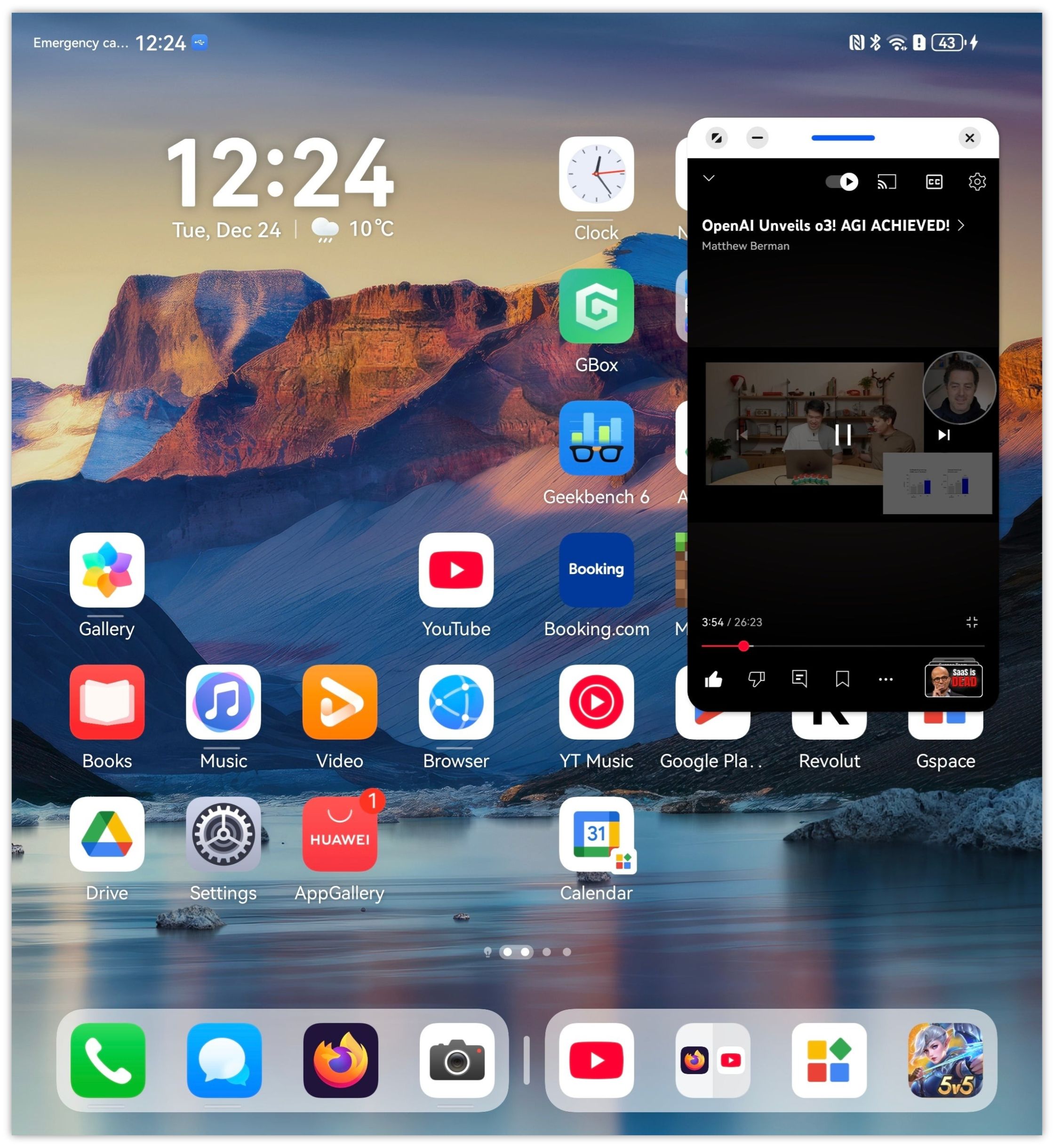 HUAWEI Mate X6 mang lại trải nghiệm đa nhiệm rất thú vị. Nguồn: PhoneArena.