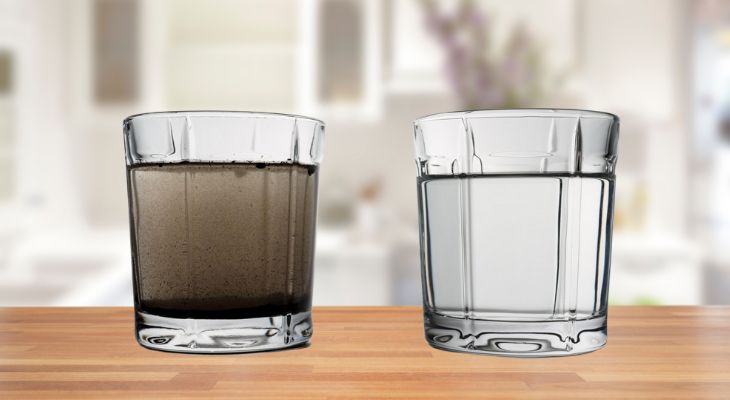 Để kiểm tra nhanh chất lượng nước, bạn có thể dựa vào màu sắc và mùi vị của nước