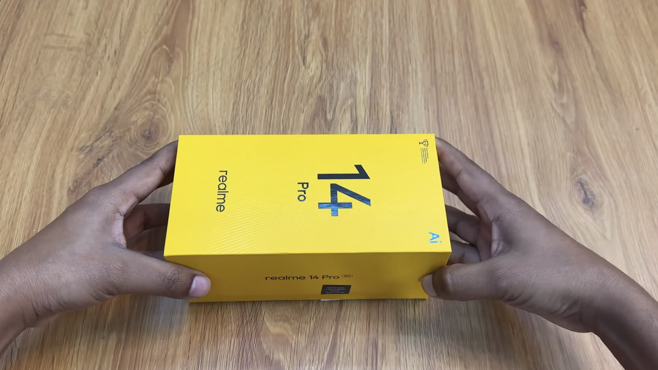 Hộp đựng của realme 14 Pro. Nguồn: Unboxing India.