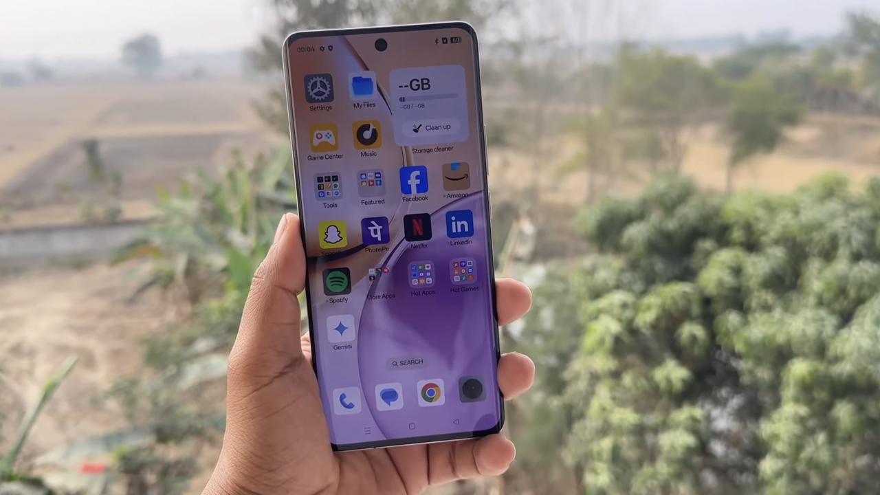 realme 14 Pro có thể xử lý tốt các tác vụ căn bản và trung bình khá tốt cùng RAM lên đến 12 GB. Nguồn: Unboxing India.