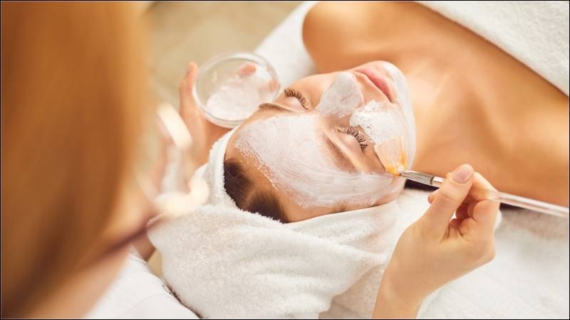 Mặt nạ đất sét thường được sử dụng để hỗ trợ điều trị mụn Mặt nạ đất sét thường được sử dụng để hỗ trợ điều trị mụn