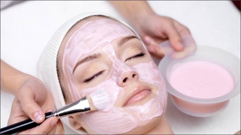 Thời gian lý tưởng để đắp mặt nạ đất sét là từ 5 - 10 phút Thời gian lý tưởng để đắp mặt nạ đất sét là từ 5 - 10 phút