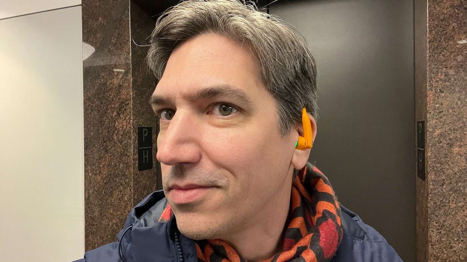 Trải nghiệm đeo PowerBeats Pro 2 rất thoải mái. Nguồn: Wired.