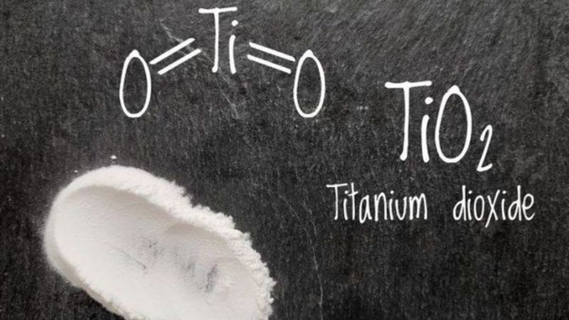 Titanium dioxide là phụ gia dùng làm trắng và tạo độ mịn cho kẹo cao su