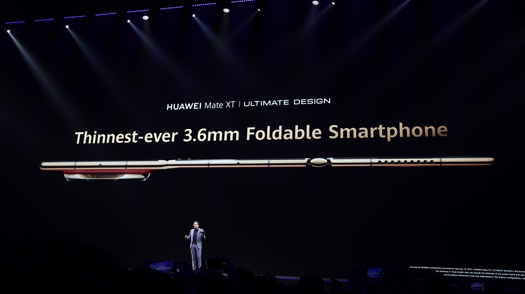 Huawei Mate XT sở hữu thiết kế siêu mỏng chỉ 3.6 mm. Huawei Mate XT sở hữu thiết kế siêu mỏng chỉ 3.6 mm.