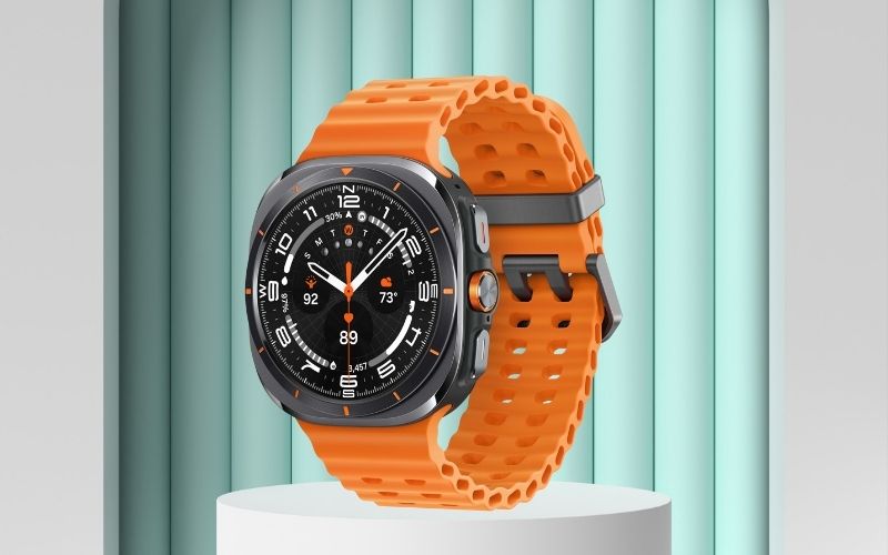 Đồng hồ Galaxy Watch Ultra với thiết kế sang trọng, tích hợp Galaxy AI để theo dõi sức khỏe và đưa ra gợi ý luyện tập cá nhân hóa