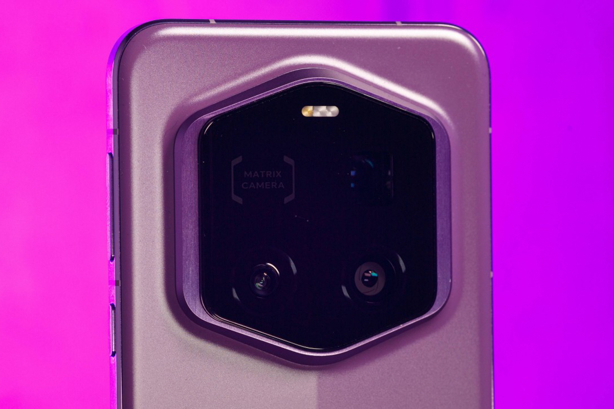 Honor Magic7 RSR Porsche Design nổi bật với camera hình lục giác ấn tượng Honor Magic7 RSR Porsche Design nổi bật với camera hình lục giác ấn tượng