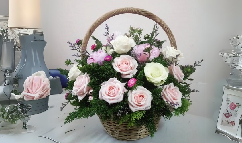 Mẫu cắm hoa đẹp theo hình vòm 1