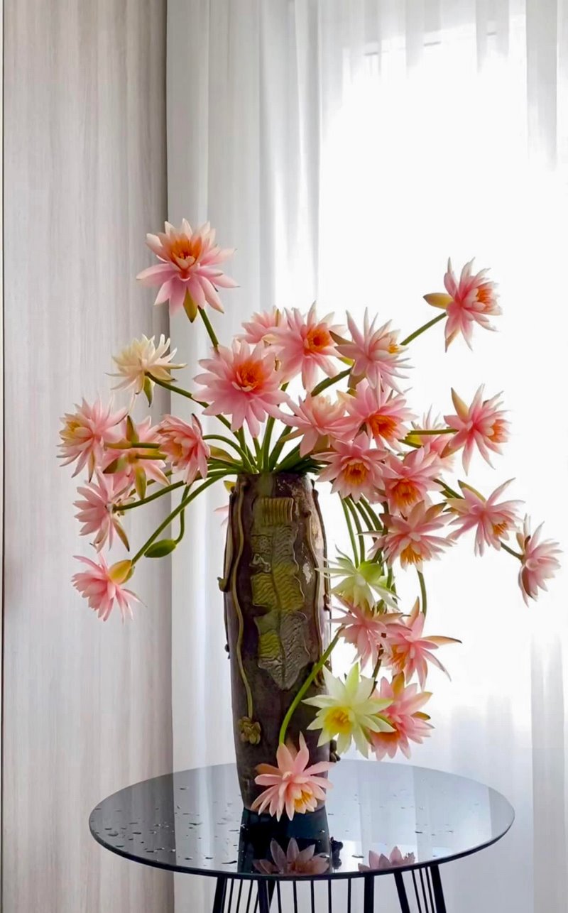 Mẫu cắm hoa đẹp, đơn giản với bình cổ cao số 10