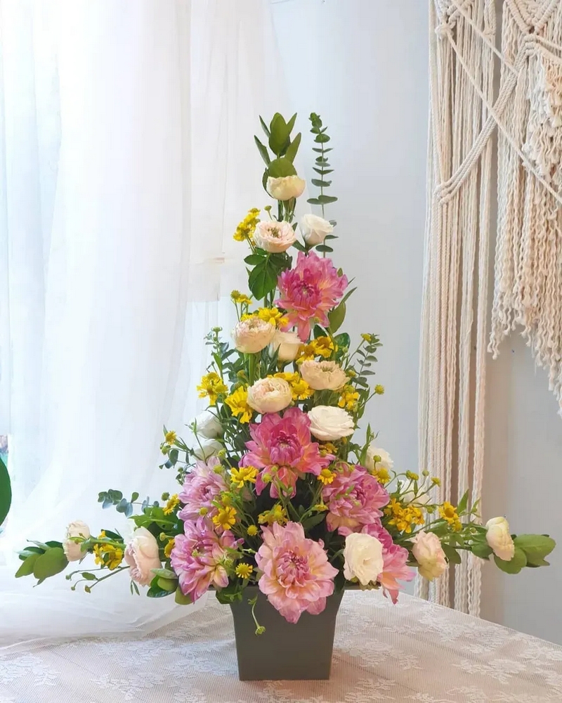 Mẫu cắm hoa kết hợp nhiều loại hoa đẹp số 15