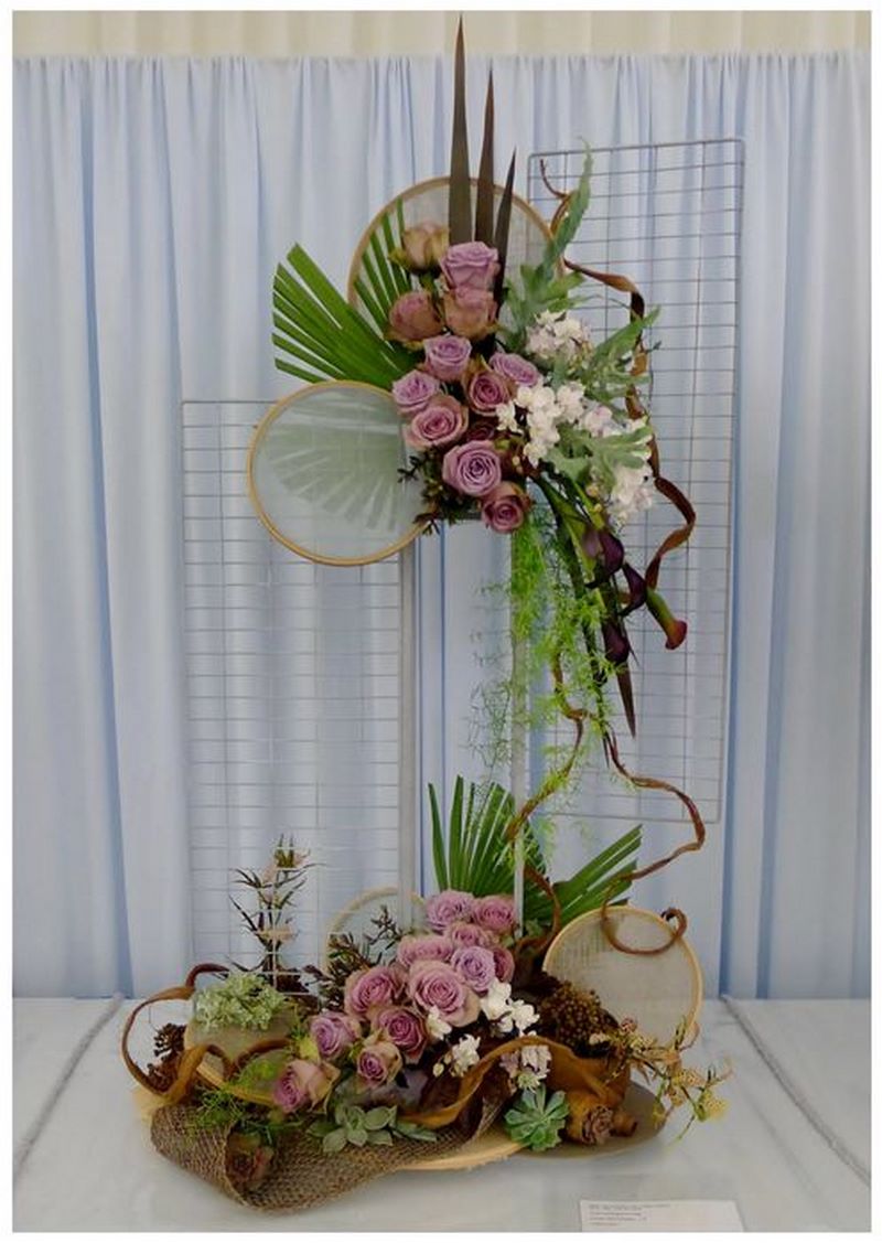 Mẫu cắm hoa đẹp dự thi số 2