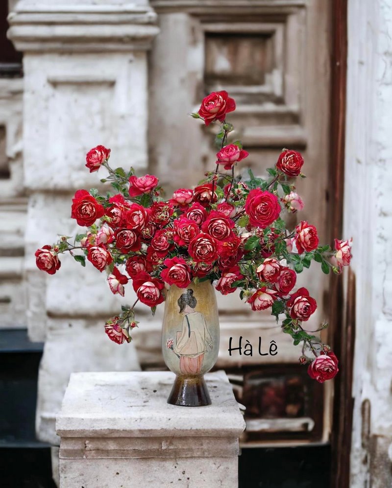 Mẫu cắm hoa đẹp, đơn giản với bình cổ cao số 6