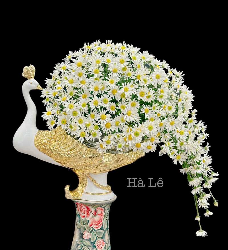 Mẫu cắm hoa đẹp, đơn giản với bình cổ thấp số 5