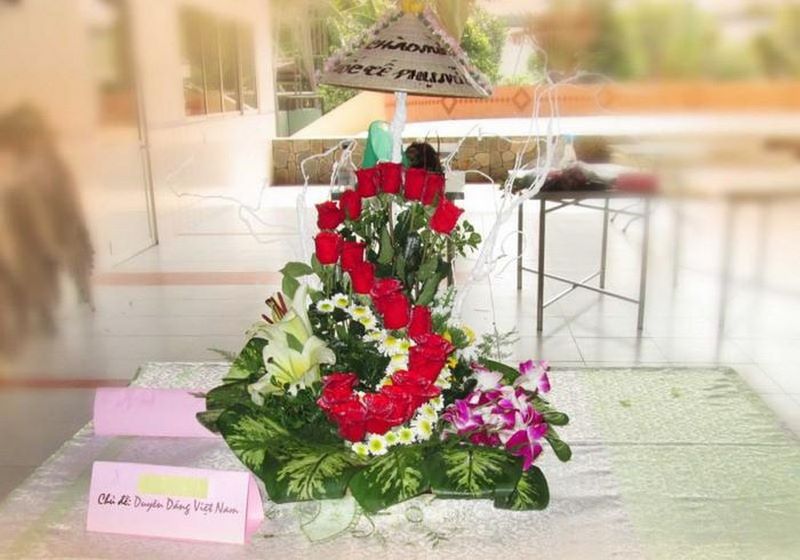 Mẫu cắm hoa đẹp dự thi số 18