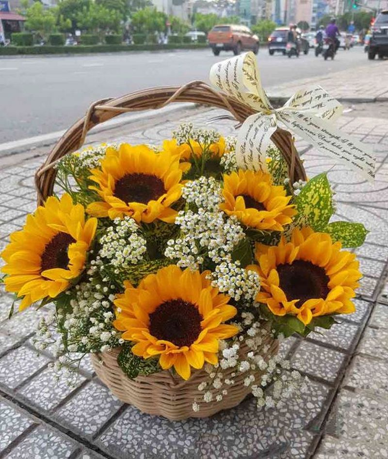 Mẫu cắm hoa đẹp trong nhà số 23