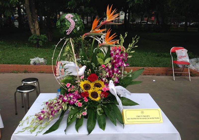Mẫu cắm hoa đẹp dự thi số 26