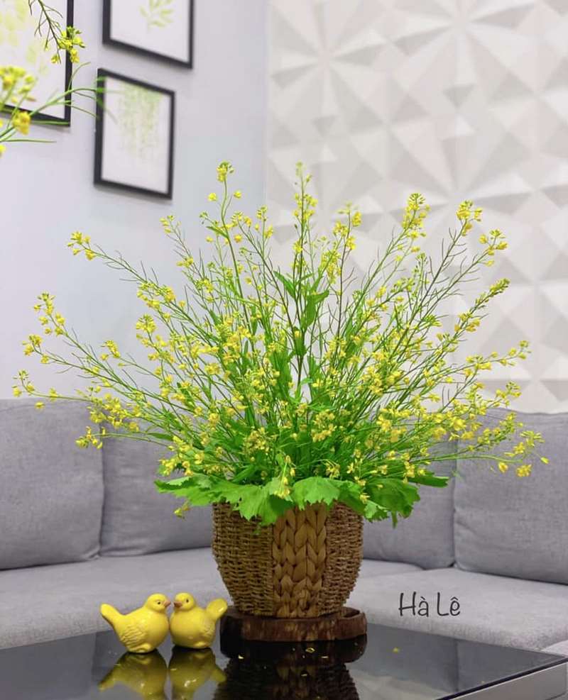 Mẫu cắm hoa đẹp, đơn giản với bình cổ thấp số 8