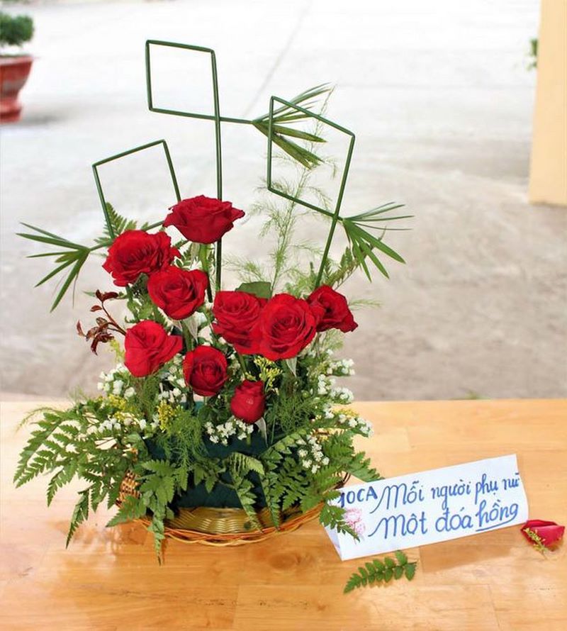 Mẫu cắm hoa đẹp dự thi số 6