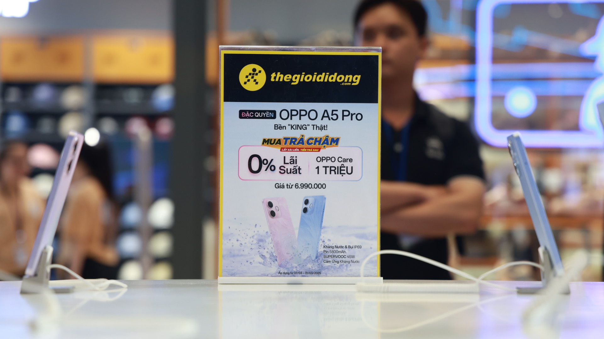 Sự kiện ra mắt và trải nghiệm OPPO A5 Pro được tổ chức tại trung tâm thương mại Aeon Mall. Sự kiện ra mắt và trải nghiệm OPPO A5 Pro được tổ chức tại trung tâm thương mại Aeon Mall.