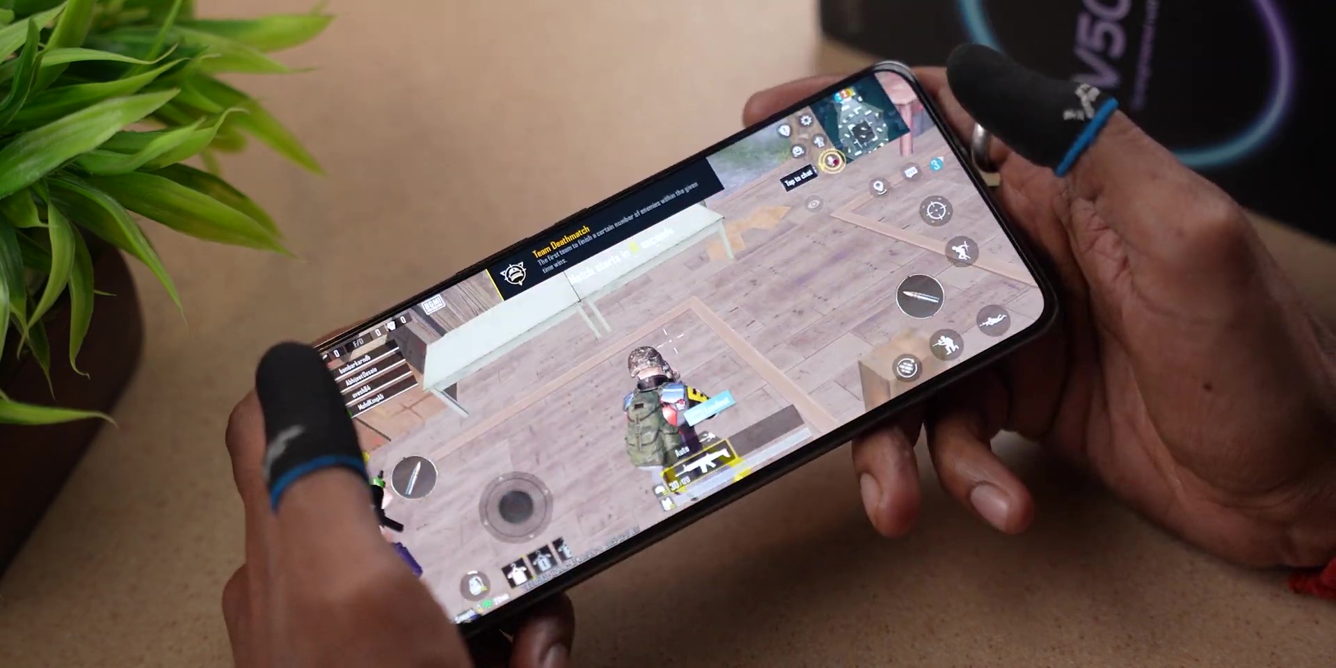 vivo V50 được trang bị vi xử lý Snapdragon 7 Gen 3.