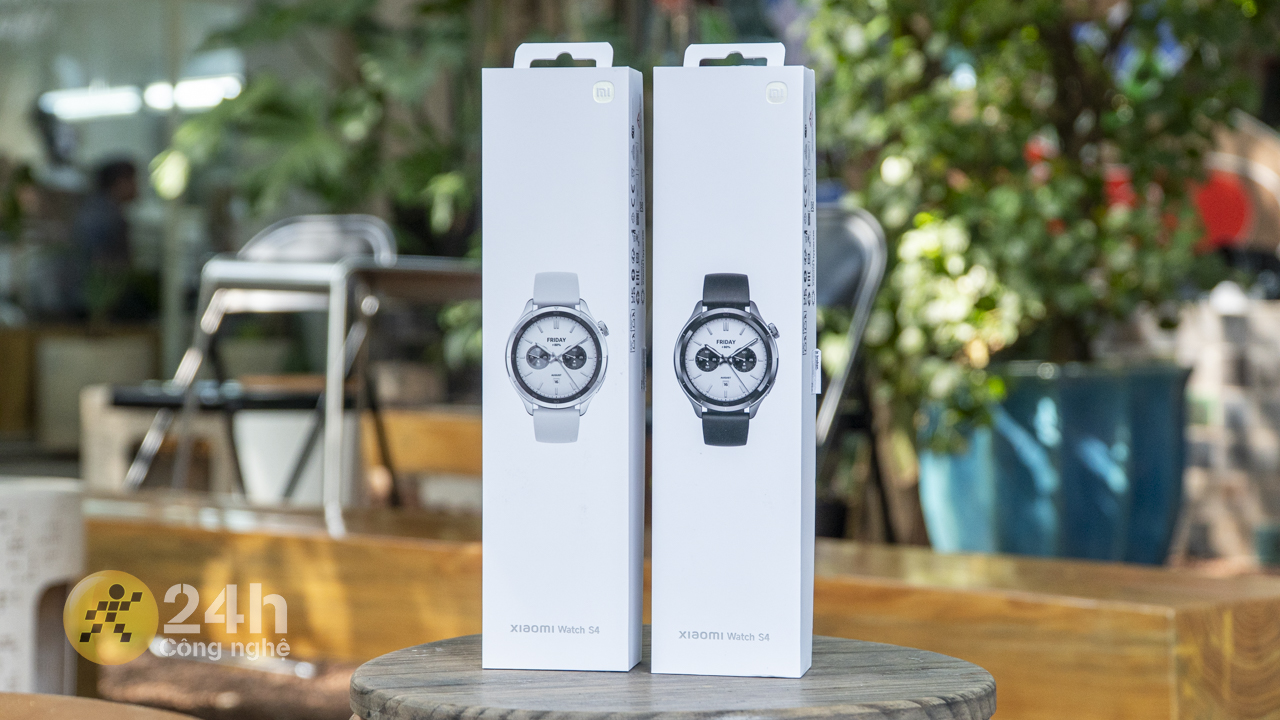 Hộp đựng của Xiaomi Watch S4 vẫn giữ thiết kế quen thuộc.