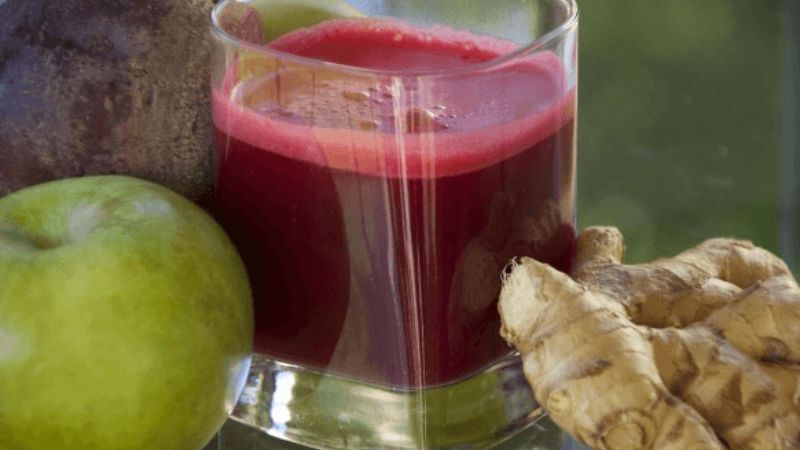 Nước &eacute;p củ cải đường, c&agrave; rốt, gừng v&agrave; t&aacute;o c&oacute; khả năng hỗ trợ kh&aacute;ng vi&ecirc;m hiệu quả