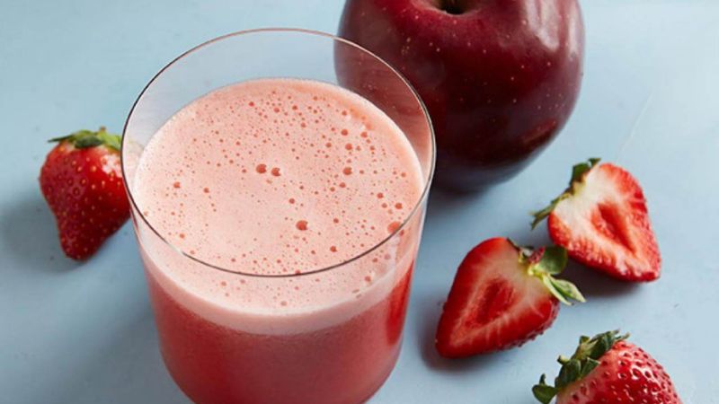 Nước &eacute;p t&aacute;o, m&acirc;m x&ocirc;i v&agrave; d&acirc;u t&acirc;y l&agrave; b&iacute; quyết gi&uacute;p bạn duy tr&igrave; vẻ ngo&agrave;i tươi trẻ v&agrave; bảo vệ đ&ocirc;i mắt s&aacute;ng khỏe