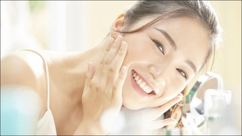 Uống nước &eacute;p t&aacute;o gi&uacute;p ngăn ngừa t&igrave;nh trạng l&atilde;o h&oacute;a sớm v&agrave; mang lại l&agrave;n da rạng rỡ