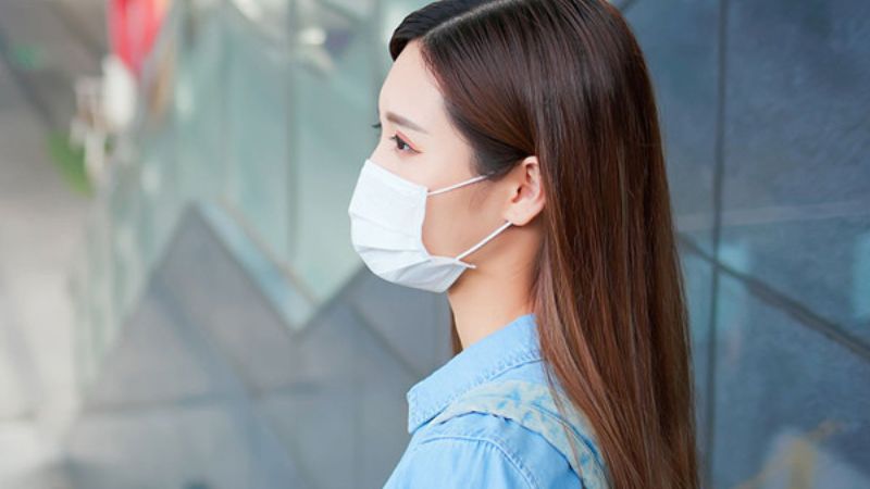 Đeo khẩu trang để hạn chế lây nhiễm cảm lạnh