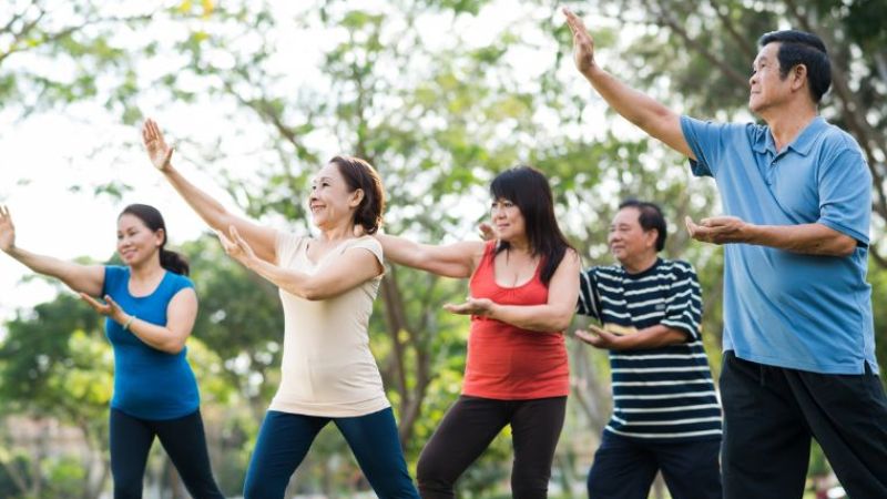 Người bệnh Alzheimer nên duy trì lối sống lành mạnh để kéo dài tuổi thọ