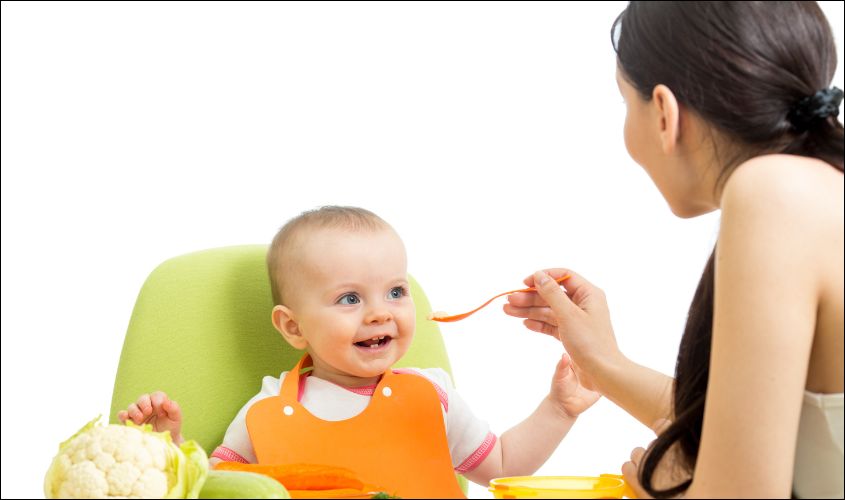 Bé sẽ ăn ngon miệng hơn nếu bữa ăn diễn ra trong không gian thoải mái, không áp lực