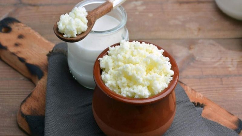  Kefir cần được bảo quản trong tủ lạnh cả trước và sau khi mở nắp