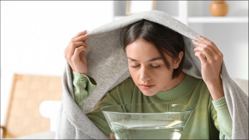 Xông hơi giúp giảm triệu chứng cảm lạnh nhờ hơi ấm và độ ẩm