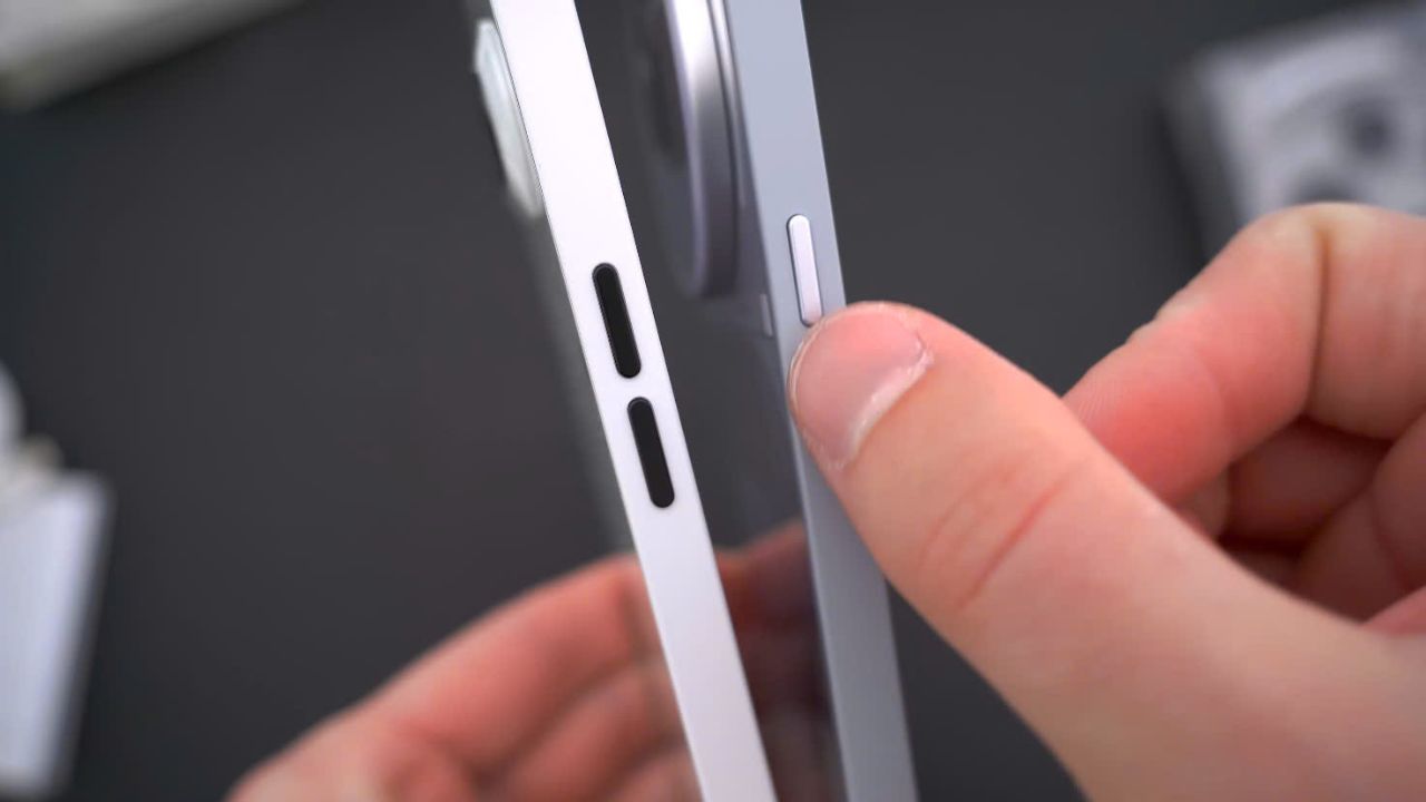 Cạnh trái của Nothing Phone (3a) Pro.