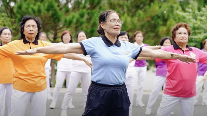 Tập thể dục thường xuy&ecirc;n l&agrave; th&oacute;i quen l&agrave;nh mạnh gi&uacute;p giảm nguy cơ mắc Parkinson v&agrave; Alzheimer