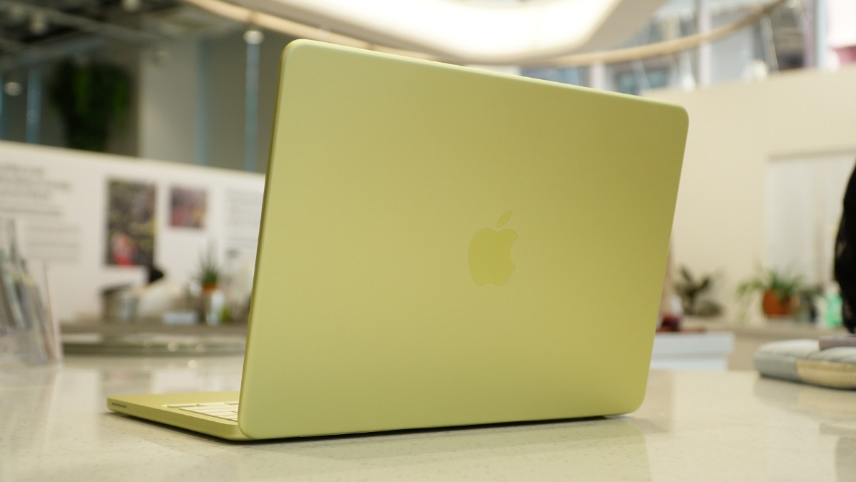 MacBook Neo gọn nhẹ, thời trang