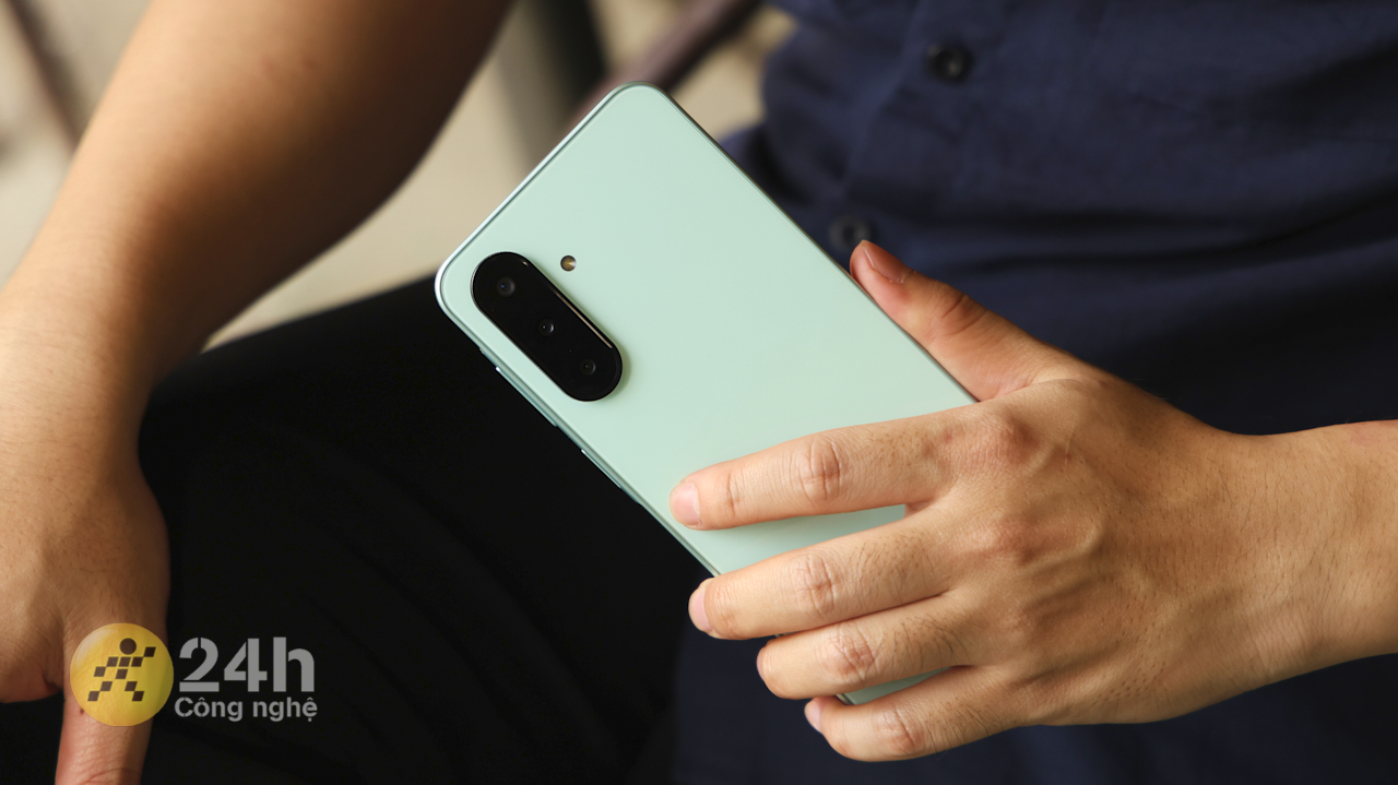 Trên tay Samsung Galaxy A26 5G: To hơn, mạnh hơn và thông minh hơn