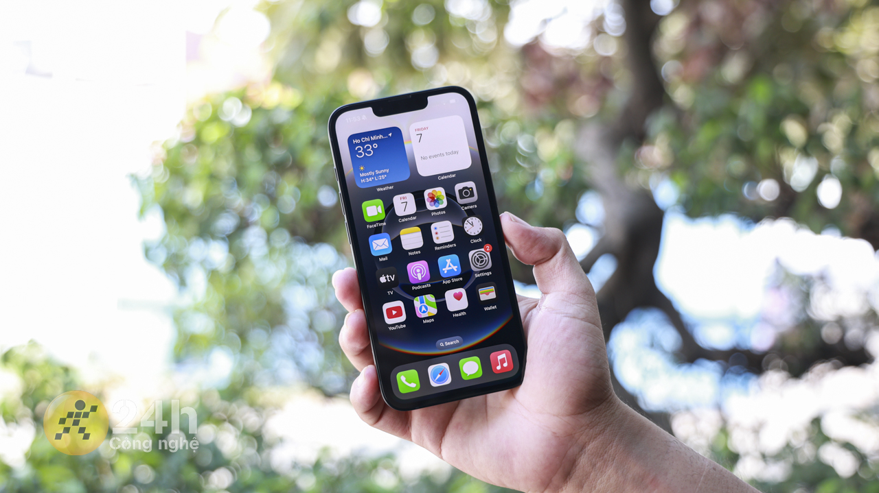 Vậy với cùng là 256 GB, bạn sẽ bỏ ra 19.5 triệu mua iPhone 16e hay ráng tý mua luôn iPhone 16? Khoảng chênh lệch 3.4 triệu đồng này, có đủ lớn để khiến bạn phân vân?