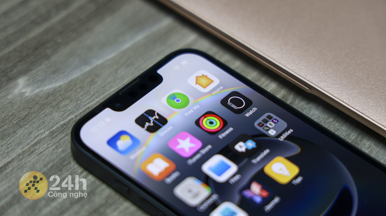 Nên mua iPhone 16e 256GB hay ráng tý mua luôn iPhone 16 256GB