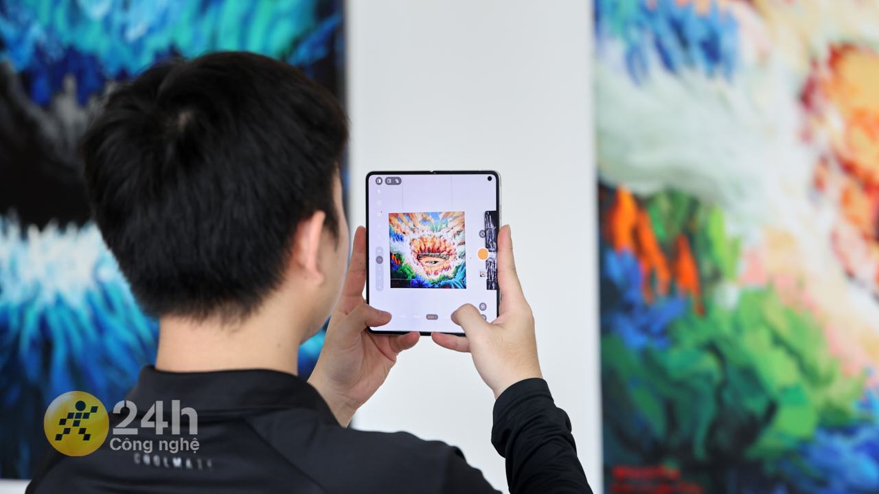 Trên tay OPPO Find N5 tại Việt Nam: Thiết kế siêu mỏng, chip Snapdragon 8 Elite mạnh mẽ và pin siêu lớn 5.600 mAh Trên tay OPPO Find N5 tại Việt Nam: Thiết kế siêu mỏng, chip Snapdragon 8 Elite mạnh mẽ và pin siêu lớn 5.600 mAh