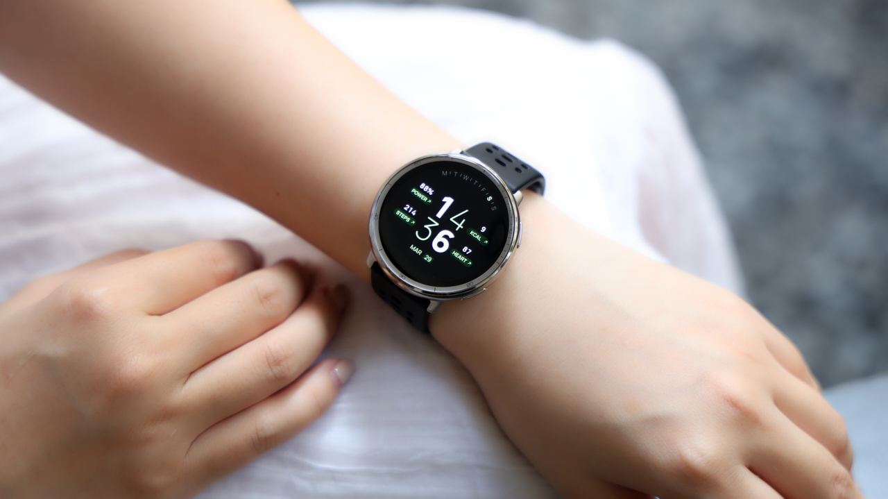 Trên tay Amazfit Active 2: Thiết kế sang trọng, nhiều tính năng Trên tay Amazfit Active 2: Thiết kế sang trọng, nhiều tính năng