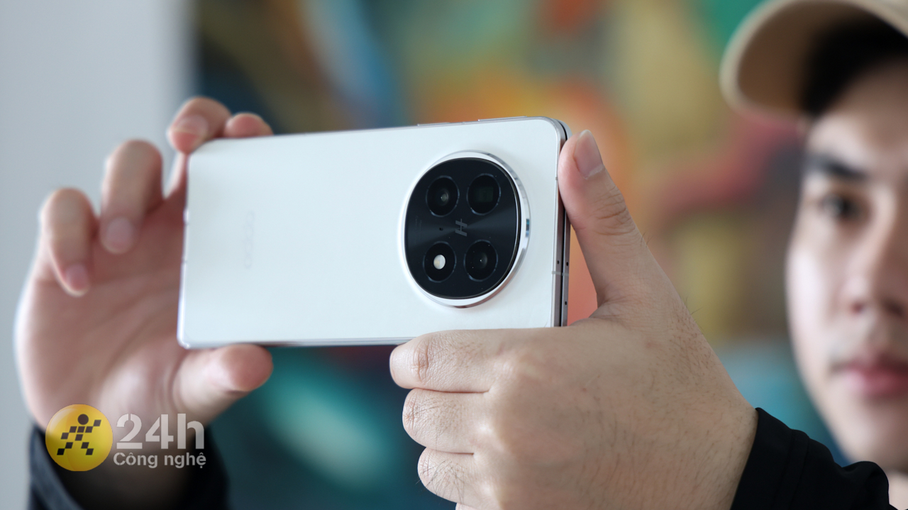 Một ngày đi làm cùng OPPO Find N5, điện thoại gập làm được gì? Một ngày đi làm cùng OPPO Find N5, điện thoại gập làm được gì?