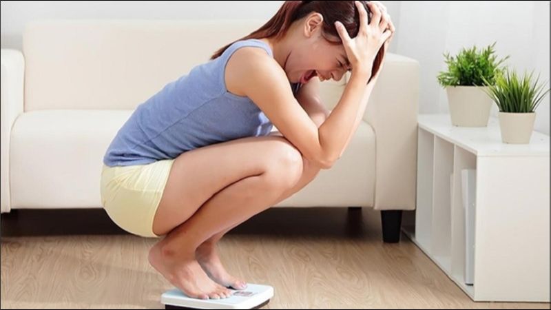Sự thay đổi hormone khi sử dụng thuốc tránh thai có thể ảnh hưởng đến cân nặng