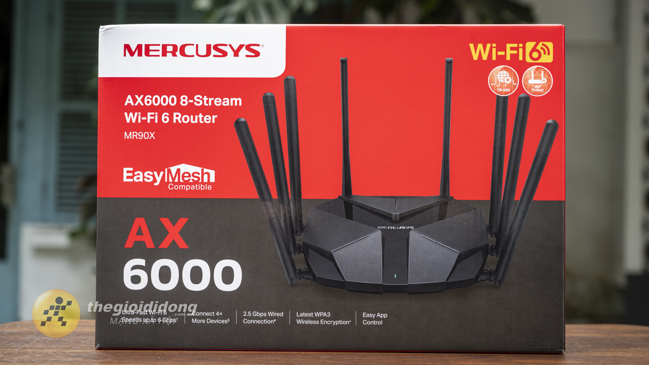 Hộp đựng của Router Wi-Fi 6 AX6000 8-Stream (MR90X) có kích thước lớn với tone màu đỏ nổi bật. Hộp đựng của Router Wi-Fi 6 AX6000 8-Stream (MR90X) có kích thước lớn với tone màu đỏ nổi bật.