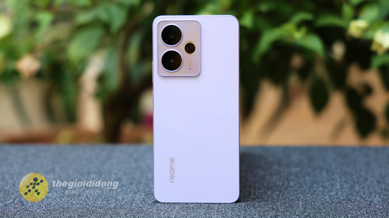 Trên tay realme 14T 5G: Màn hình AMOLED chất lượng, pin 6.000 mAh Trên tay realme 14T 5G: Màn hình AMOLED chất lượng, pin 6.000 mAh