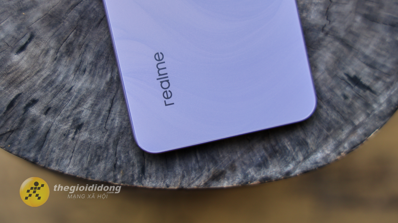 Trên tay realme 14T 5G: Màn hình AMOLED chất lượng, pin 6.000 mAh Trên tay realme 14T 5G: Màn hình AMOLED chất lượng, pin 6.000 mAh