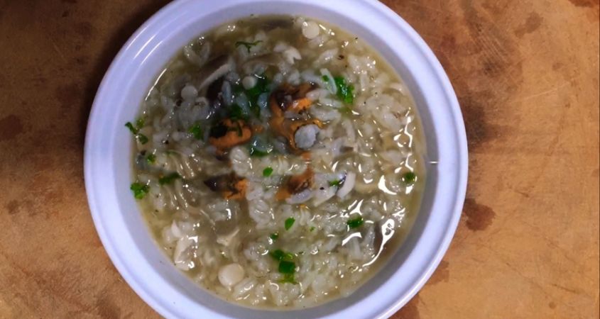 Hình minh hoạ cháo sò điệp nấm hương